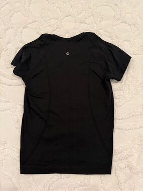 lululemon athletica Black Short Sleeve Tee